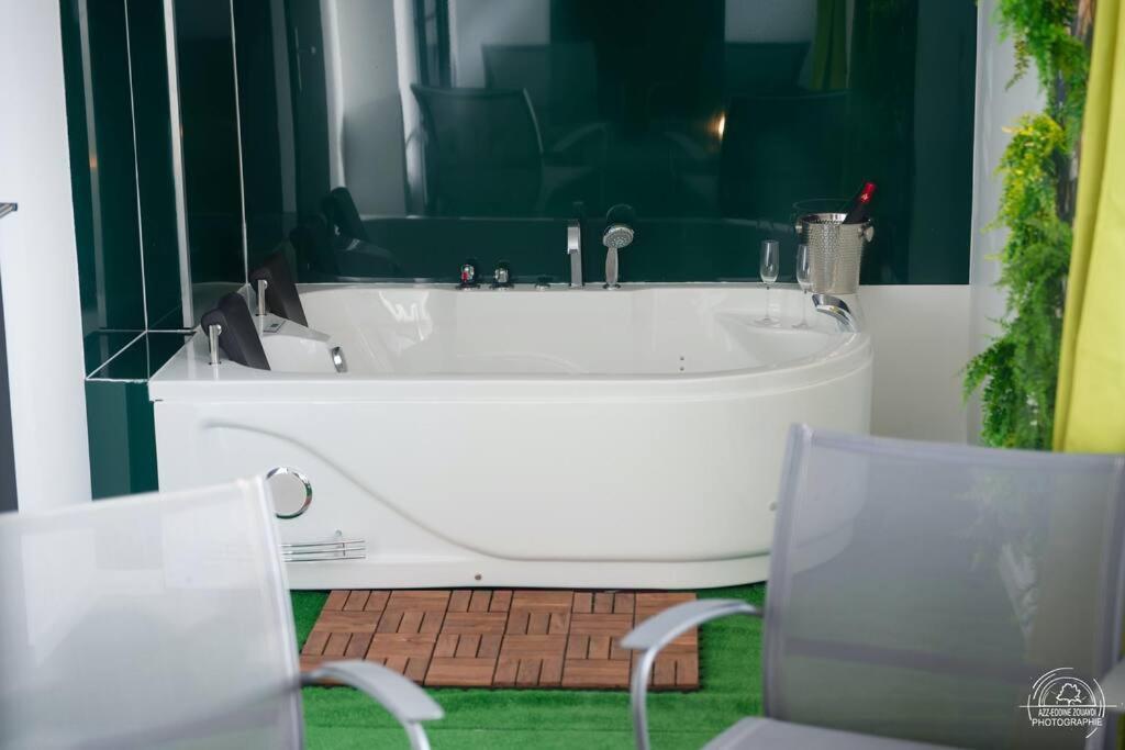 Suite Le Loft & Garden Et Spa By Nancyintimelounge Exteriör bild